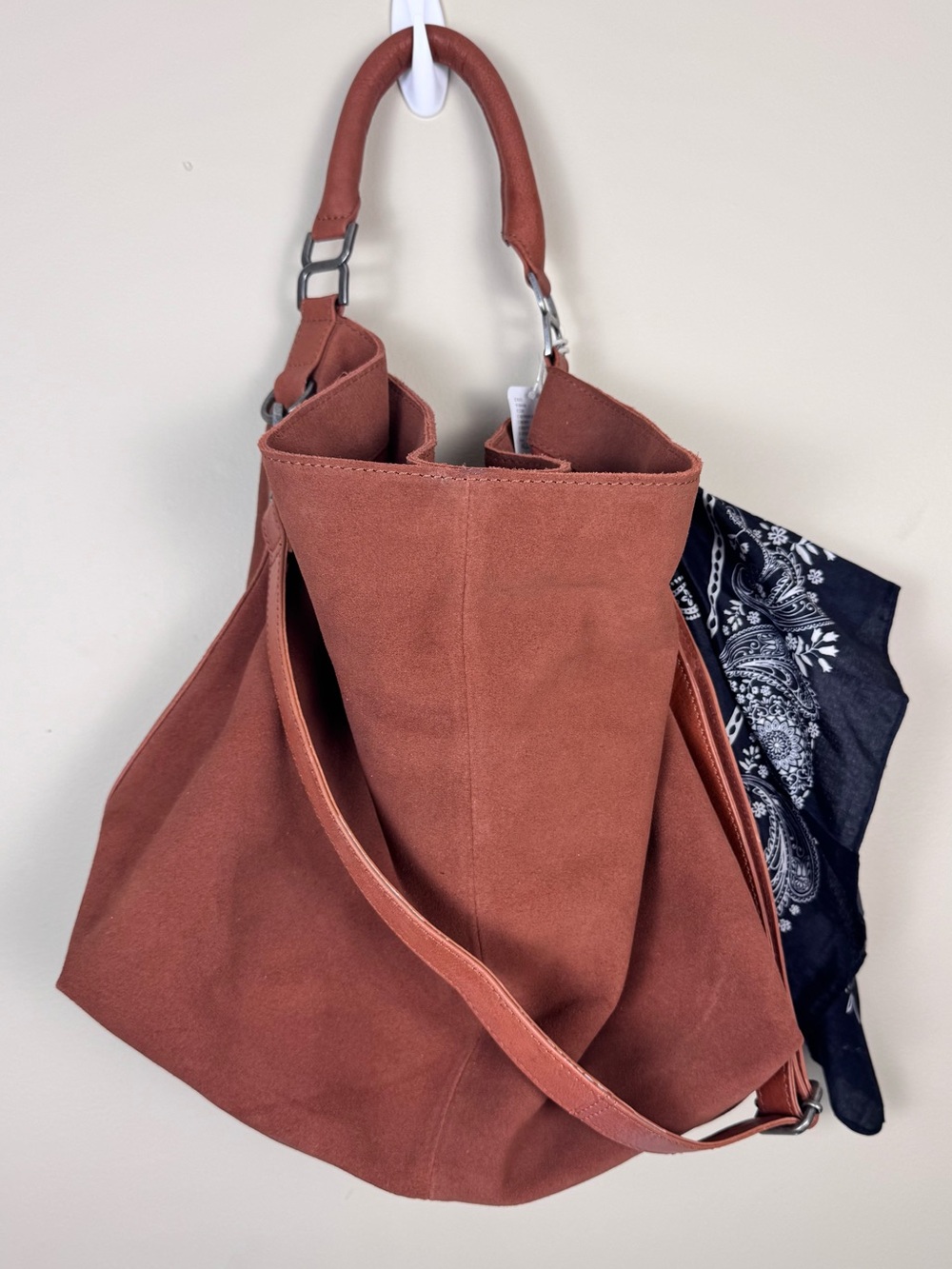 Free People Suzie Suede Slouchy Tote Bag - Picture 6 of 17